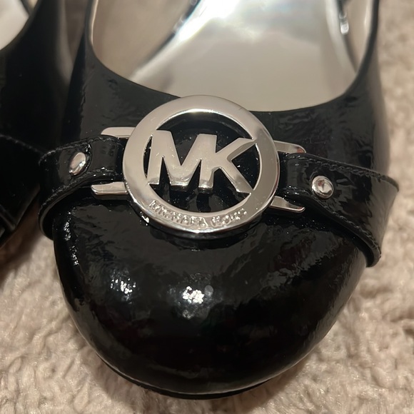 Michael Kors round heels 👠 - Picture 2 of 7